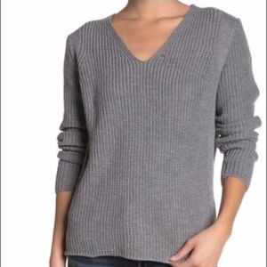 Kut from the Kloth grey v neck sweater